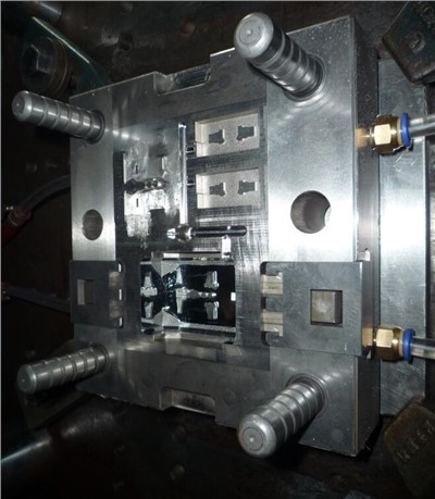 Jungiklio įpurškimo forma